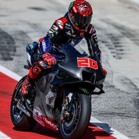 Yamaha no descarta pasarse al motor V4 en su moto de MotoGP: "Si mejora al cuatro en línea, lo pensaremos"
