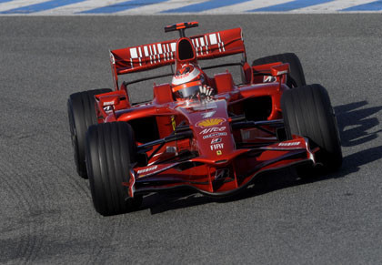 Ferrari y Toyota inician sus pruebas en Bahrein