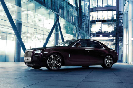 Rolls-Royce Ghost V-Specification - V de bueno, no-barato, y veloz