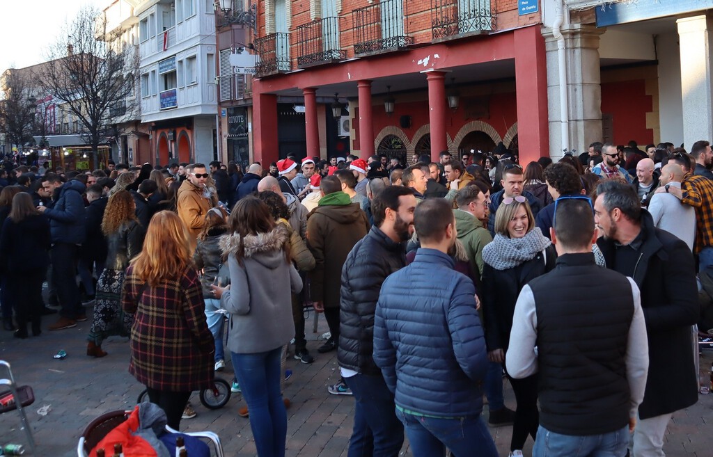 La gran revolución de la Navidad en España no son los millones de luces led: es el auge de la "Tardebuena" y "Tardevieja"