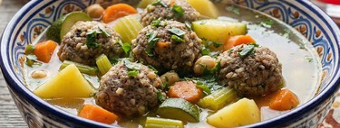 La mezcla exacta de Eva Quintanilla para las albóndigas en caldo más jugosas: mezclar tipos de carnes