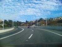 Chile impone las luces diurnas en sus autopistas urbanas