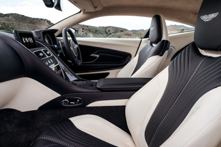 Aston Martin Db11 asientos
