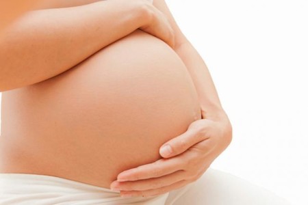 Cuándo puede intentarse un parto vaginal (y cuándo no) si el bebé viene de nalgas