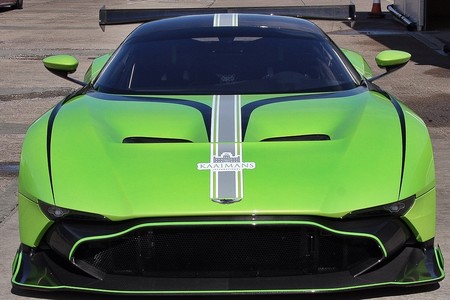Aston Martin Vulcan 5