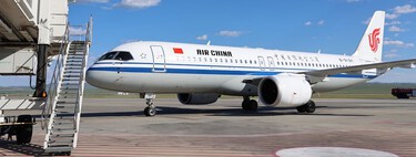 A China passou anos desenvolvendo uma aeronave para desafiar a Airbus e a Boeing; o C919 acaba de inaugurar sua primeira rota internacional 