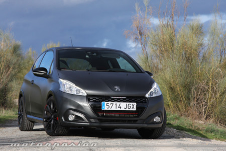 Probamos el Peugeot 208 GTi by Peugeot Sport y por todo esto no queríamos bajarnos de él