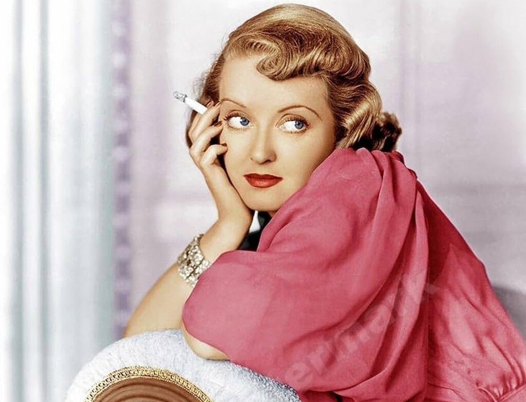 Bette Davis, actriz ganadora de 2 Óscar: "Nadie tiene derecho a decirme que deje de fumar. Así sólo consiguen que quiera fumar más"
