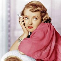 Bette Davis, actriz ganadora de 2 Óscar: "Nadie tiene derecho a decirme que deje de fumar. Así sólo consiguen que quiera fumar más" 