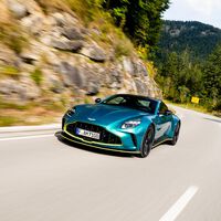 Probamos el Aston Martin Vantage: 665 CV atrás para disfrutar con clase o para derrapar todo lo que te pida el cuerpo con suma facilidad