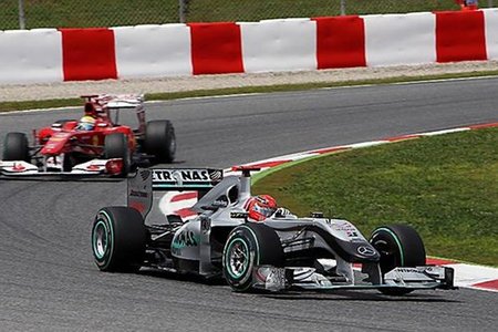 michael-schumacher-cuarto-gp-espana-2010.jpg