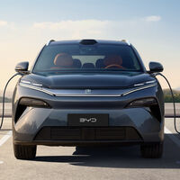 China nos distrajo con sus autos eléctricos baratos, pero su éxito viene de vendernos los autos a gasolina que ya no compran fácilmente en su país