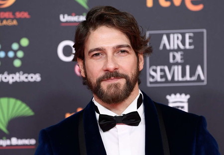 Félix Gómez propone un tuxedo en azul como su look para los Premios Goya 2020