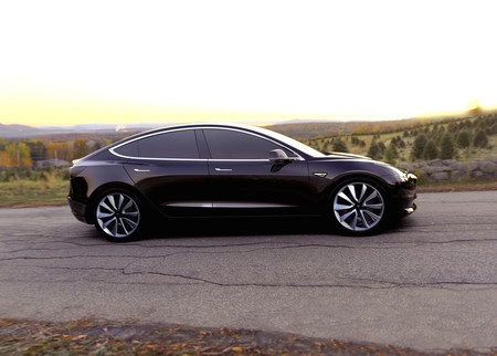 Tesla Model 3 4