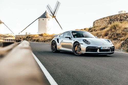 Probamos el Porsche 911 Turbo S, el superdeportivo de 650 CV que sirve para absolutamente todo
