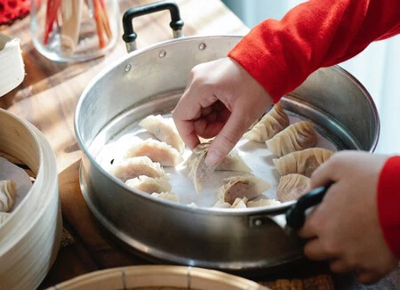 Siete accesorios de cocina al vapor para preparar cenas y comidas ligeras y saludables