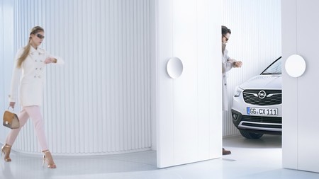 El Opel Crossland X, sucesor del Meriva, ya asoma la nariz