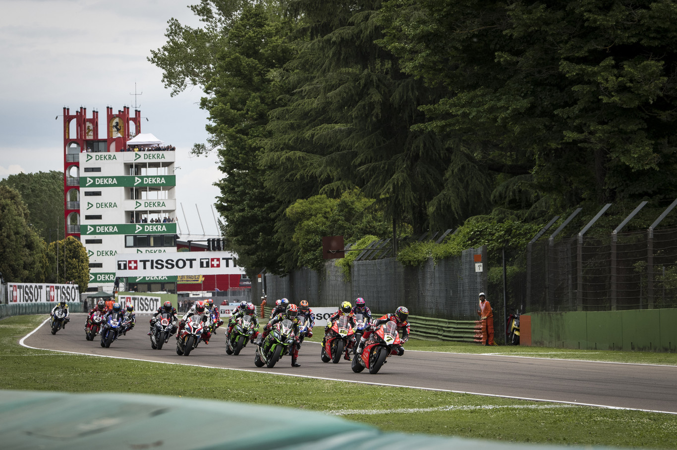 ¡Cancelada la segunda carrera en Imola! La lluvia chafa el duelo entre Jonathan Rea y Álvaro Bautista
