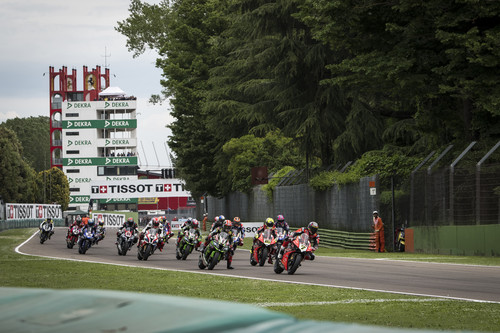 ¡Cancelada la segunda carrera en Imola! La lluvia chafa el duelo entre Jonathan Rea y Álvaro Bautista