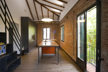 Una original cocina con muchos secretos inspirada en un loft neoyorquino, ¿te atreves?