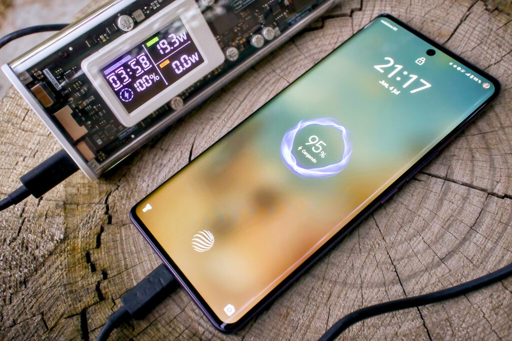 Baterías con más capacidad que nunca: los 10.000 mAh son la próxima gran frontera en los móviles Android