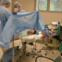 Las cesáreas aumentan entre las 23h. y las 4 de la madrugada (y podría ser por el cansancio de los médicos)