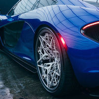 Impresión 3D, titanio y fibra de carbono. Estas son las llantas para los coches superdeportivos del futuro