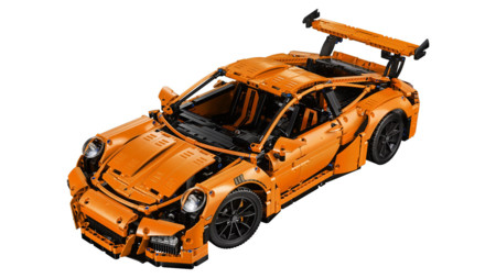 Tardarás un rato en montar las 2.704 piezas del Porsche 911 GT3 RS de Lego