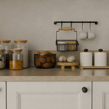 Añadimos almacenamiento a la cocina sin agujerear paredes con esta estantería para encimera extensible y robusta 