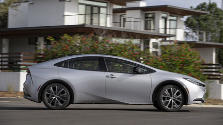 Toyota Prius 2023 10