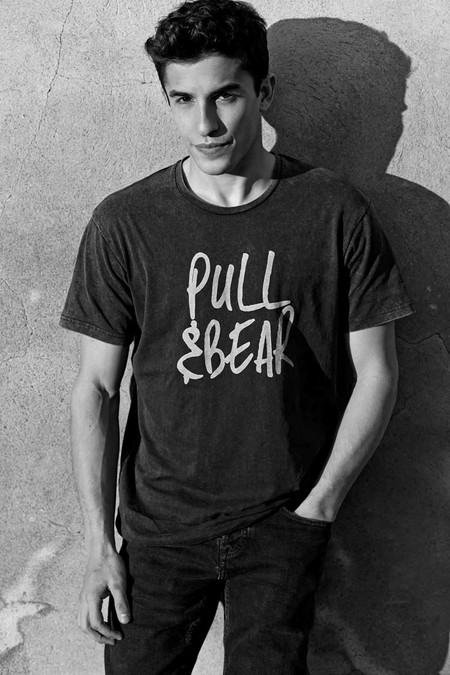 Pull&Bear se sube a la moto de Marc Márquez para lanzar una nueva colección