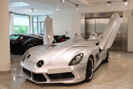 Este Mercedes-Benz SLR Stirling Moss casi único puede ser tuyo, aunque no sabemos cuánto te pedirán por él