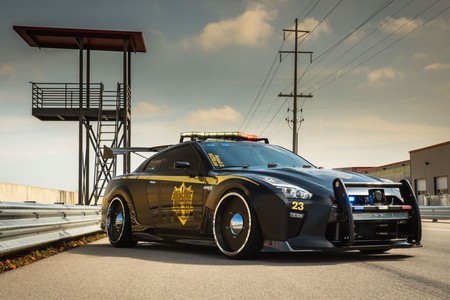 Los malos pueden temblar con Copzilla, un brutal Nissan GT-R a caballo entre Transformers y Mad-Max
