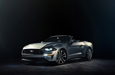 El Ford Mustang Convertible 2017 se renueva con la misma receta del coupé