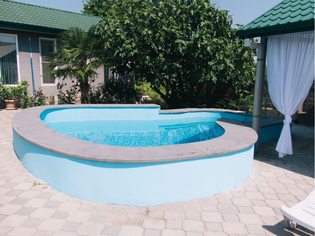 Las piscinas pequeñas son la tendencia que transforma cualquier patio: cinco ideas con mucho estilo que apenas ocupan espacio