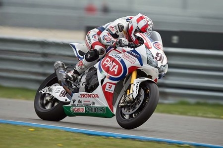 leon-haslam-wsbk-honda-cbr1000rr-donington-park