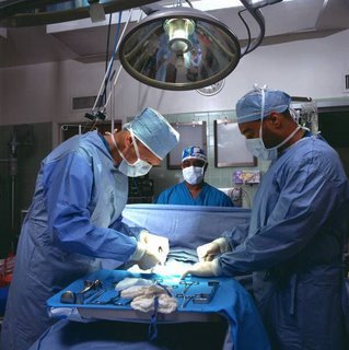 ¿Qué médicos son los que reciben más demandas por negligencia?