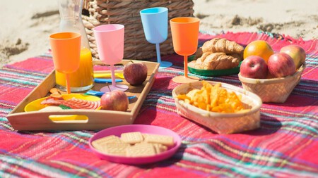 A qué edad te enteraste que llevar fruta cortada y pelada a la playa es un error que te puede hacer pasar un mal rato