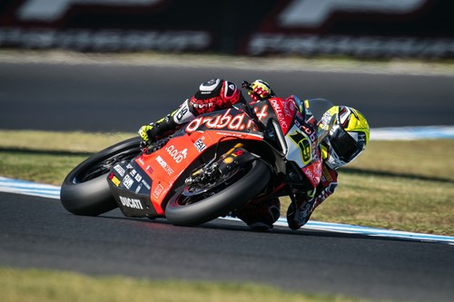 ¡Histórico! Álvaro Bautista se lleva el primer triplete de Superbike en su debut en Phillip Island