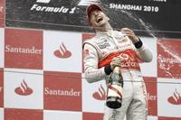 Jenson Button vence en un loco Gran Premio de China