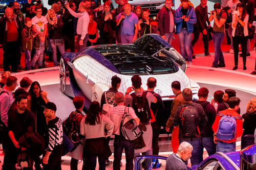 El Salón del Automóvil de Ginebra 2020 cae por el coronavirus: el Gobierno de Suiza prohíbe reuniones de más de 1.000 personas