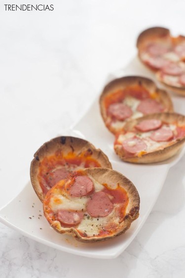 Receta de mini pizzas rápidas y fáciles de apertivo ¡Sin tener que preparar masa!