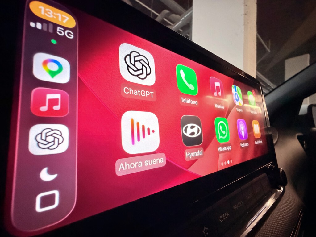 He bajado al coche a probar la nueva app de ChatGPT para CarPlay. Por fin tengo un copiloto con el que se puede hablar de verdad