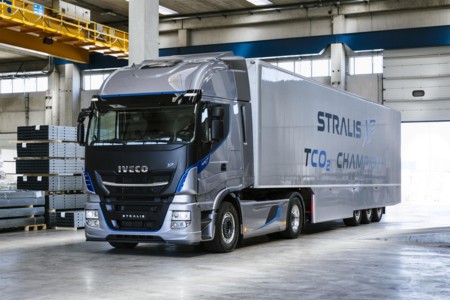 La compañía Transordizia apuesta por el GNL con la compra de 20 camiones Iveco Stralis NP