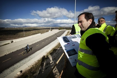 Carriles e intersecciones que protegen a los ciclistas