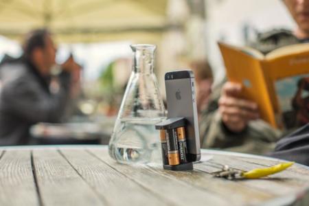 Cargar nuestro iPhone con baterías AA puede ser una realidad gracias a Oivo