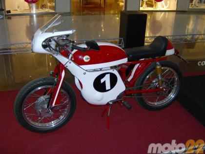 Galería exposición de motos Parque Principado