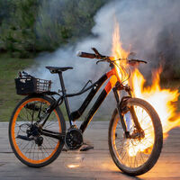 17 muertos y 230 incendios en un año: las baterías de las bicis eléctricas baratas son un grave problema