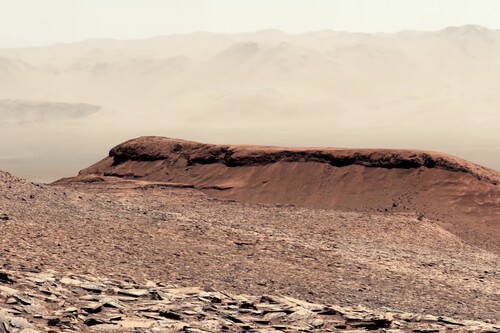 Captura del rover Curiosity de la NASA en el borde del cráter Gale