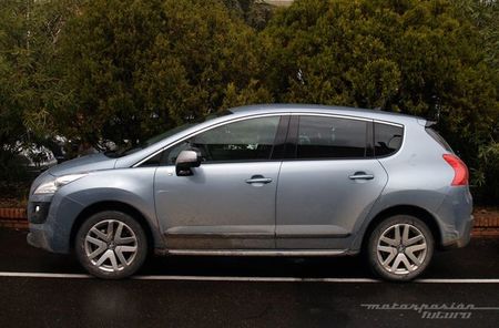 Peugeot 3008 HYbrid4 presentación 03